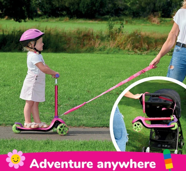 Detail zloženia a prenášania malej ružovej kolobežky Trunki